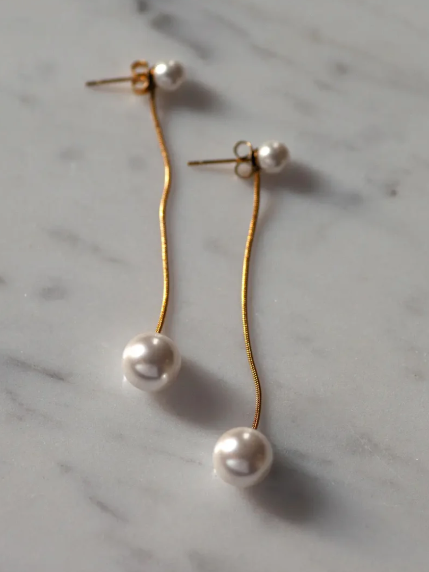 timi Estelle - Pearl Chain Earrings